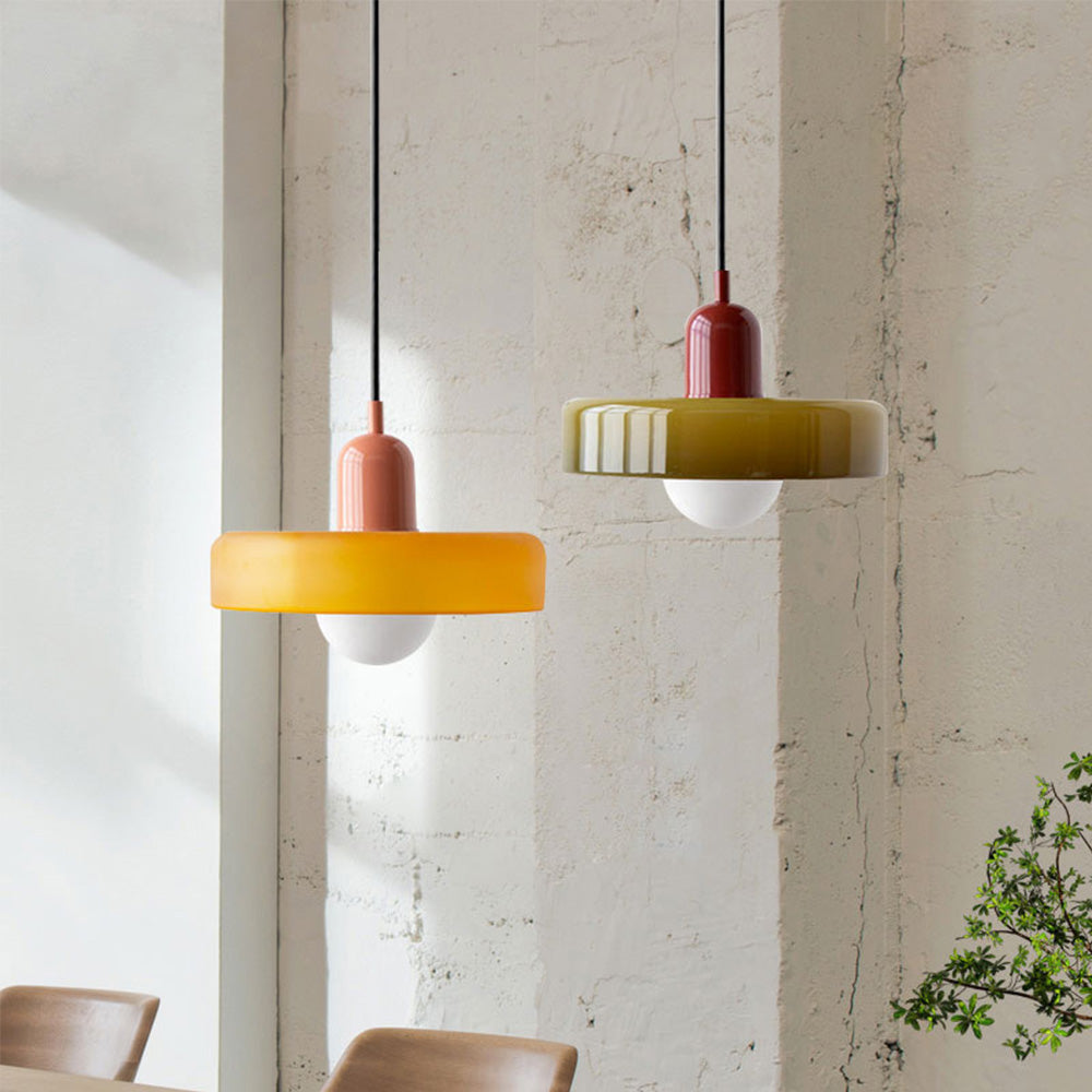 Pendellampe i Bauhaus-stil af farvet glas