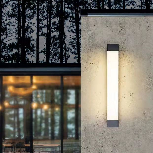 Udendørs væglampe med lineært design