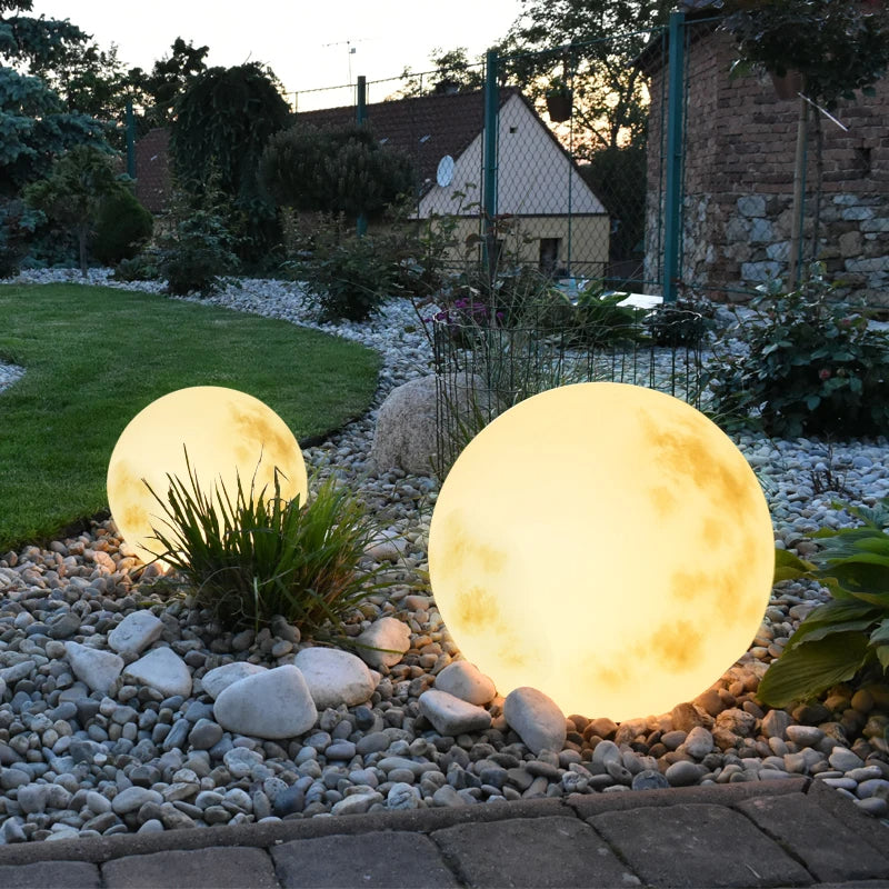 Måneformet lampe