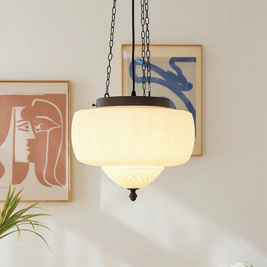 Minimalistisk hvid pendellampe i moderne design