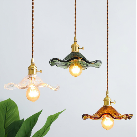Elegant Lampe med Hibiskusblomst