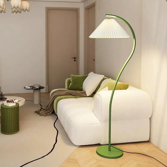 Stilfuld LED gulvlampe i stof
