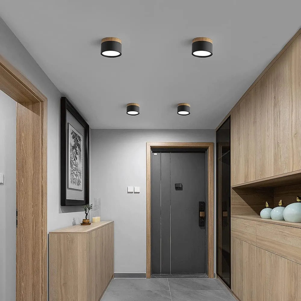 Cylindriske LED-loftslamper fra Nordisk til korridorer