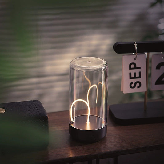 Minimalistisk magnetisk bordlampe
