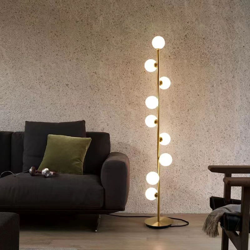 Nordisk glasgulvlampe