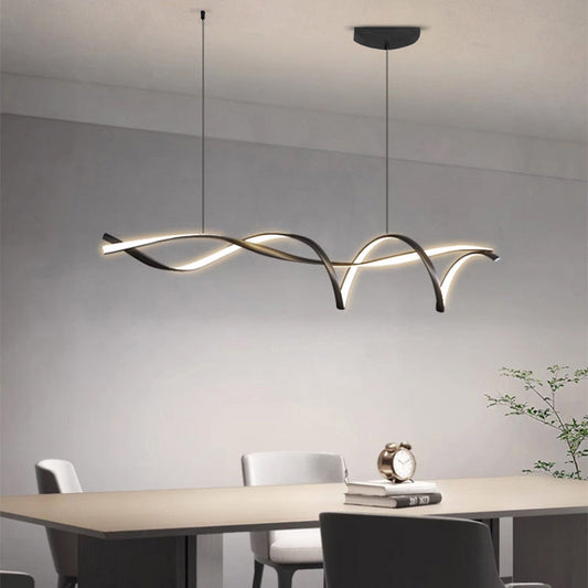 Moderne LED-lysekroner i kreative farger